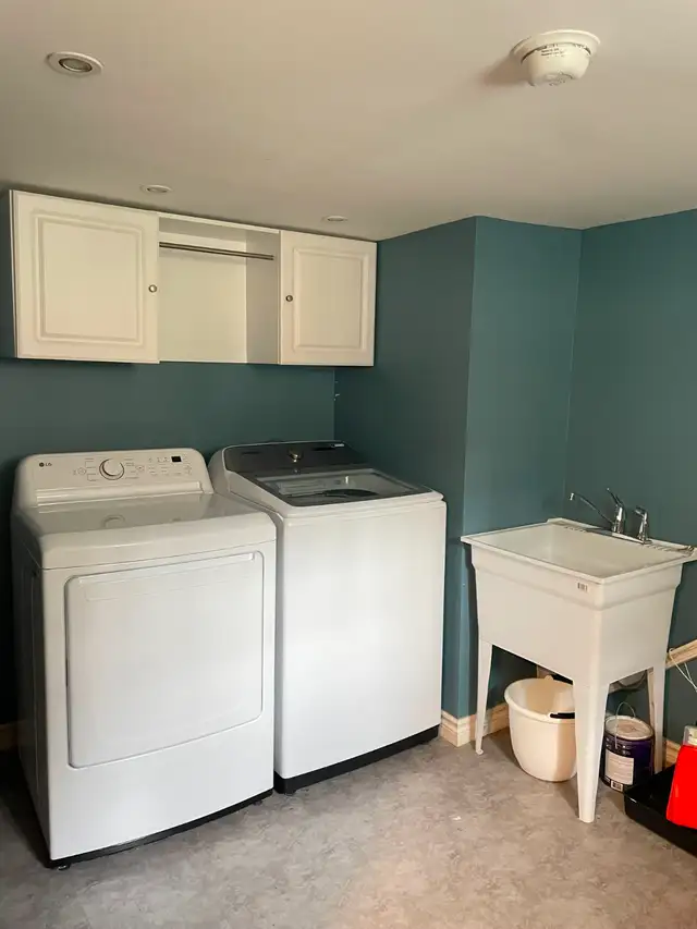 3 Beds 2 Baths Townhouse in Long Term Rentals in Fredericton - Image 7