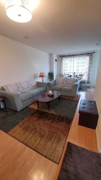 Fully Furnished Private Room available for One Professional Medical Aesthetician, Hairstylist or Las...