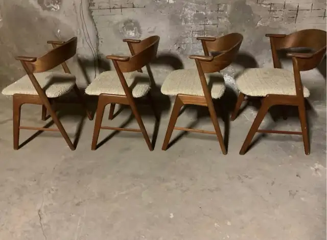 KAI KRISTIANSEN MODEL 32 TEAK DINING ROOM CHAIRS, SET OF FOUR in Dining Tables & Sets in Hamilton - Image 3