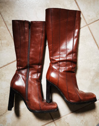 Burgundy women leather boots (size 37)
