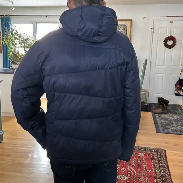 Spider Hooded Puff Jacket Men’s Large in Men's in Calgary - Image 3