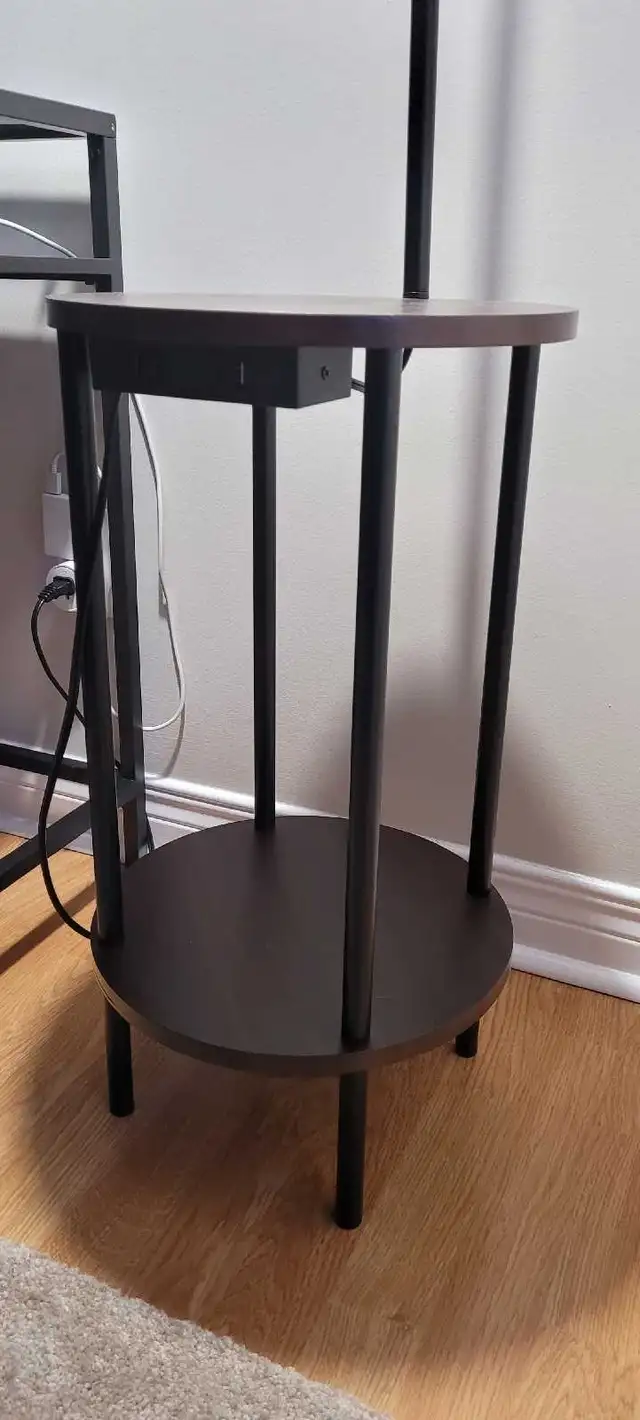Table Lamp in Indoor Lighting & Fans in Ottawa - Image 3