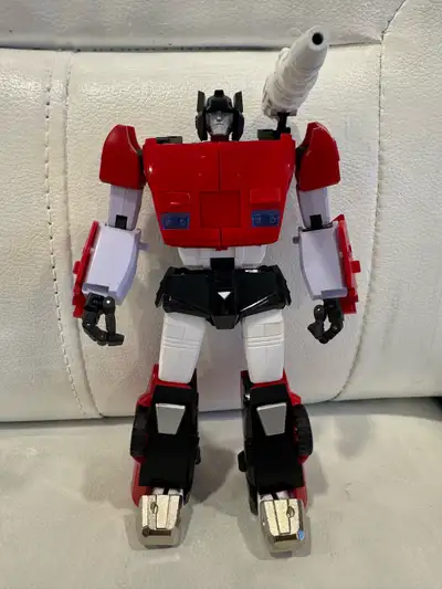 DX9 D21 Red Storm masterpiece Sideswipe, View more