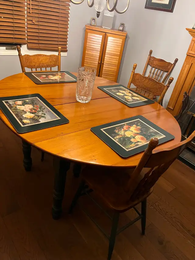 Century Old Antique Dining Rooming Set in Dining Tables & Sets in Hamilton - Image 2