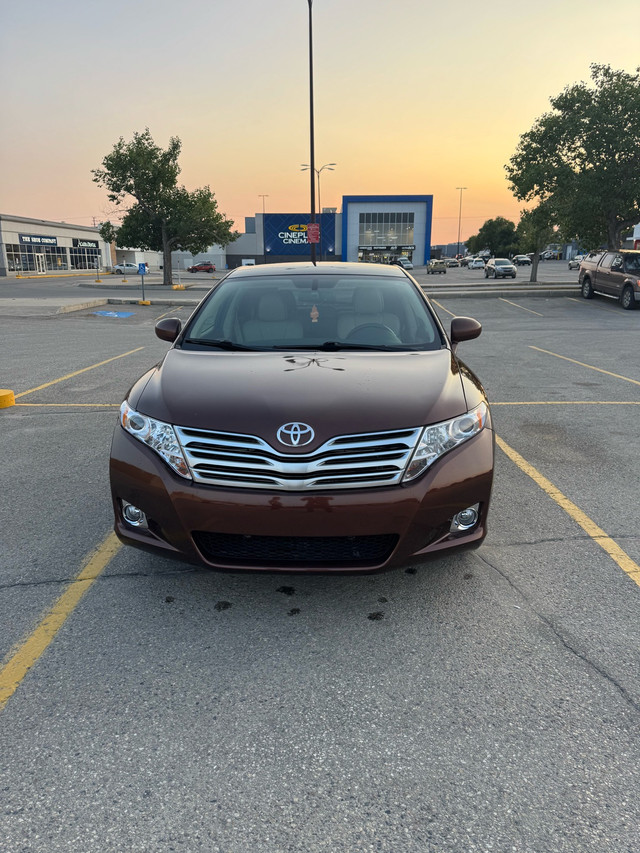 Toyota venza 2012 in Cars & Trucks in Saskatoon