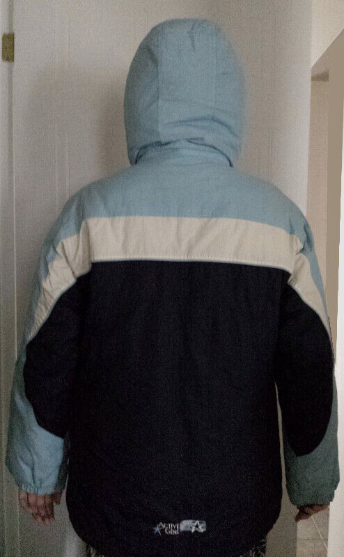 Winter Jacket Sz 14 - 16 adult: Like NEW : Clean, Ready to Wear in Women's - Tops & Outerwear in Cambridge - Image 2