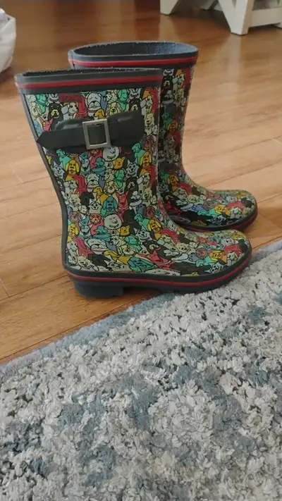 BOBs for Dogs Sketcher rain boots size 6, View more