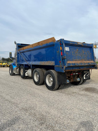2018 Peterbuilt dump truck