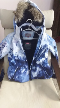 Mountain Warehouse Warm Winter Jacket Woman's size 6 US like new
