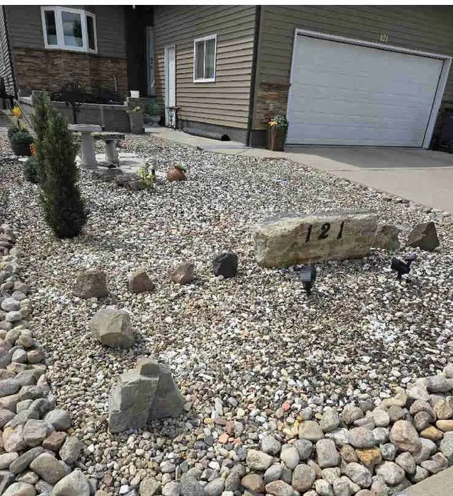 DUPLEX FOR SALE BY OWNER - (Presently) Yorkton Sk in Houses for Sale in Regina - Image 2