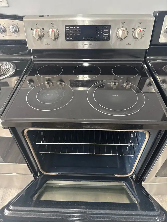 30 inch Samsung stainless steel glass top stove in Stoves, Ovens & Ranges in Hamilton - Image 3