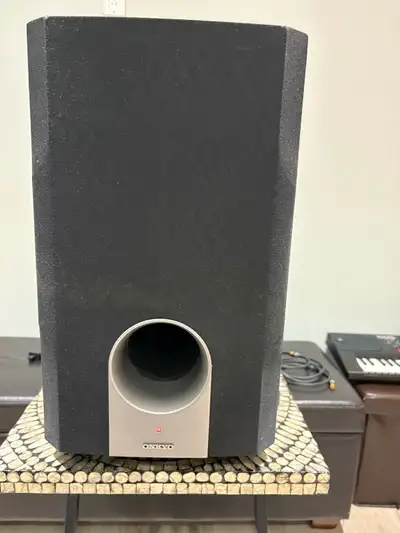 Onkyo subwoofer SKW204 good condition 230 watts. Very clean, fully functional , no pets , no smoking...