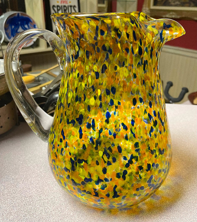 Vintage Art Glass Pitcher in Arts & Collectibles in Kitchener / Waterloo - Image 2