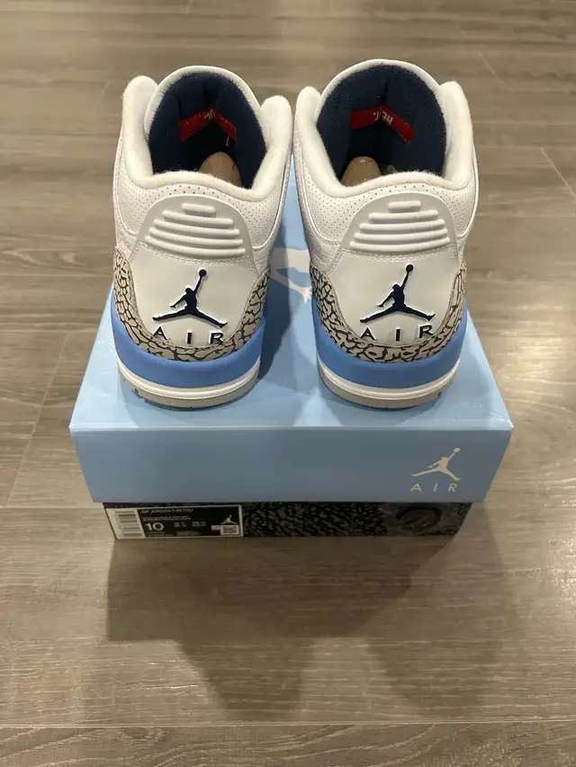 Jordan 3 UNC in Men's Shoes in Markham / York Region - Image 3