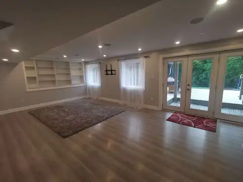 Spacious Beautiful Walkout Basement Apt In Quiet Sought After West Brant Area. Ravin Backyard , Stai...