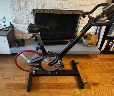 Selling a residentially used Keiser M3i, in excellent condition, originally purchased in 2015. It ha...