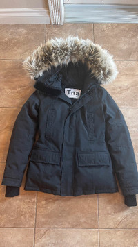 Aritzia TNA Down Short Parka XS Like New $370