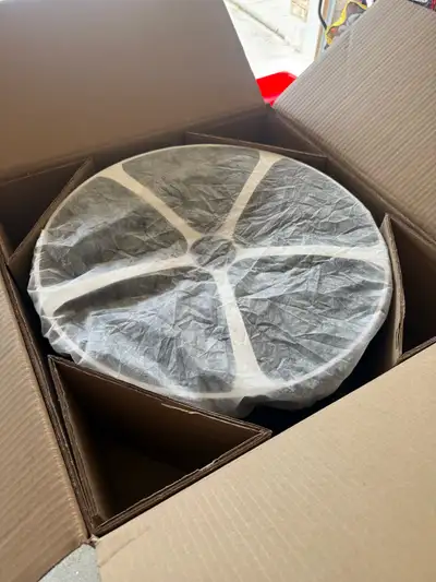 4 brand new wheels in box. 18x8J 50.