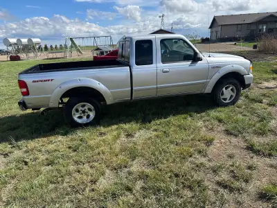3.0 v6 2wd. 221000 km on it. Recently rebuilt engine. New parts all ball joints, upper control arms,...