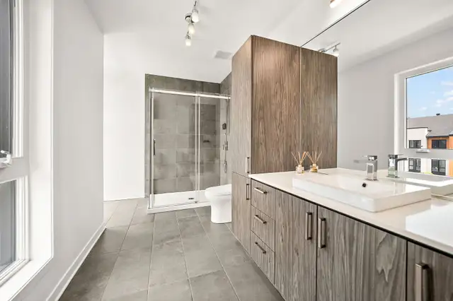 2 Bedroom 2 Bathroom Apartment in Laval62863757680771124