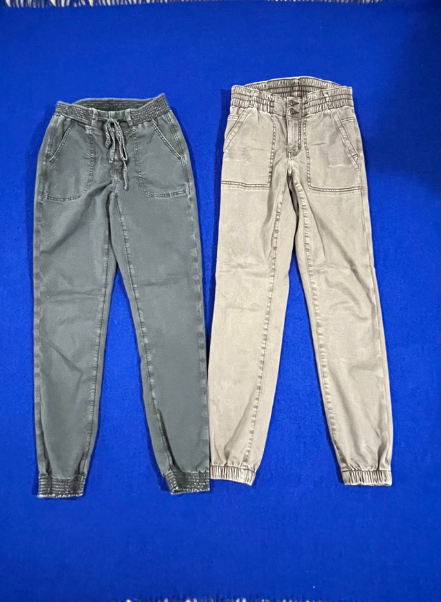 American Eagle women’s pants size 0 in Women's - Bottoms in Oshawa / Durham Region