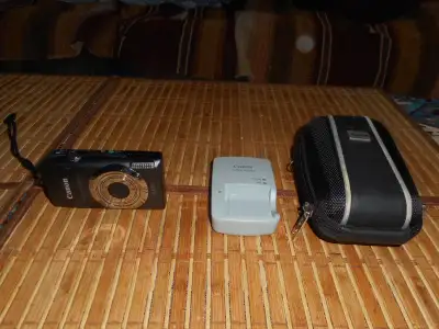 Canon PowerShot SD 3500 IS ELPH 14.1MP Digital Camera Nice Clean, View more