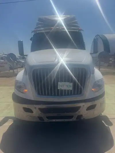 REPOSSESSED 2019 International LT625 1,094,586 KM Cummins X15 500HP Auto 12 Spd 4 Way lockers 224' W...