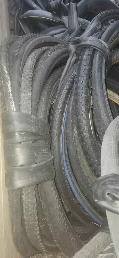J'ai presque tout si tu en veut une demande je te trouve et je peut venir te la porter. Faut que sa...