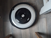 iRobot Roomba E5 Robot Vacuum