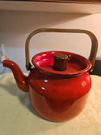 Red Enamel Kettle Tea Pot with Wooden Handle
