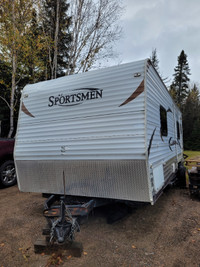 **ROLLOVER** Sportsman Trailer