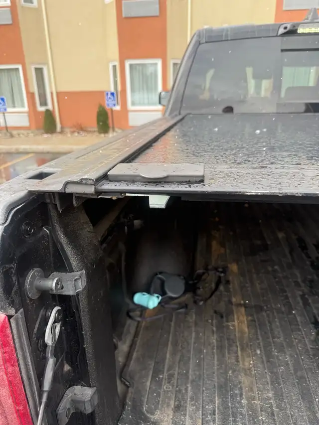 Retractable Tonneau Cover in Other Parts & Accessories in Owen Sound - Image 4
