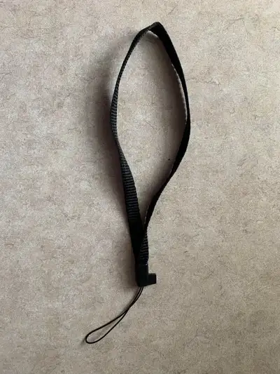Loop pour cellulaire en nylon non élastique C’EST NEUF – DISPO À, View more