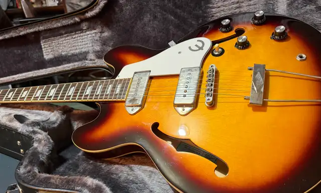 Epiphone John Lennon Casino (2011) – Gibson USA P90s in Guitars in Edmonton - Image 7