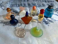 Bouteilles de parfums miniatures Yves Rocher