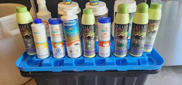 assorted hot tub chemicals and chlorine, selling altogether in Hot Tubs & Pools in Kitchener / Waterloo - Image 6