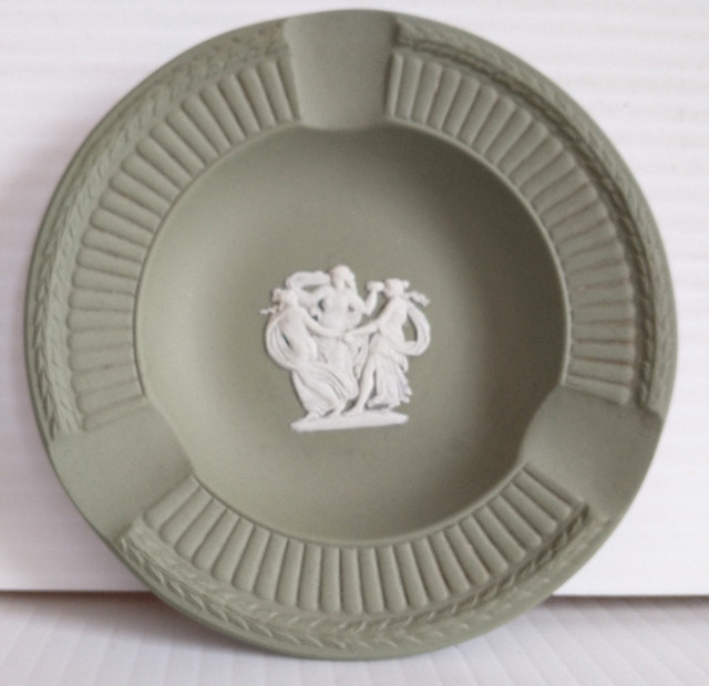 Wedgwood Celadon jasperware ashtray in Arts & Collectibles in Ottawa - Image 2