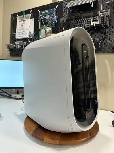 In good working condition Alienware Aurora R13 Gaming PC Intel i7 12700f 32gb ddr5 ram 500gb nvme+1t...