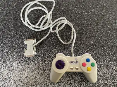 Manette pour ordinateur de marque Gravis, View more