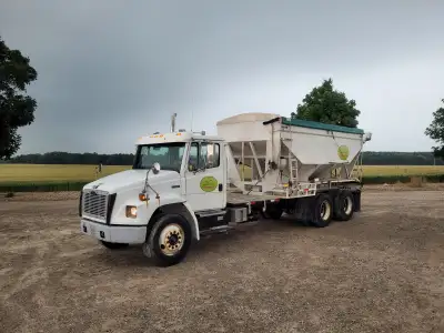 1994 Freightliner FL80 Fertilizer/seed tender. 2-compartment painted steel box, new vibrators, Hydra...