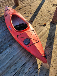 ClearWater Design Kayak With Paddle