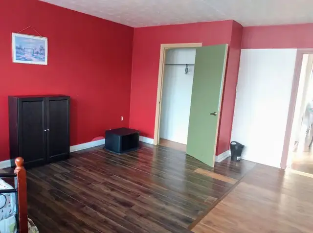 3 Bdr. Apt. near Warden Stn., mins to Bloor/Yonge-2 months Free in Long Term Rentals in City of Toronto - Image 5