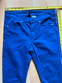 Blue skinny jeans by H&M Divided $10, size 8