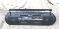 LARGE SONY CFS-DW60 STEREO RADIO RECORDER BOOMBOX EXCELLENT