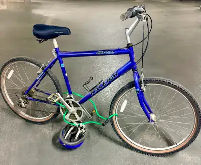 Raleigh SC30 - 21 speed Hybrid Bicycle, Helmut and Lock, View more