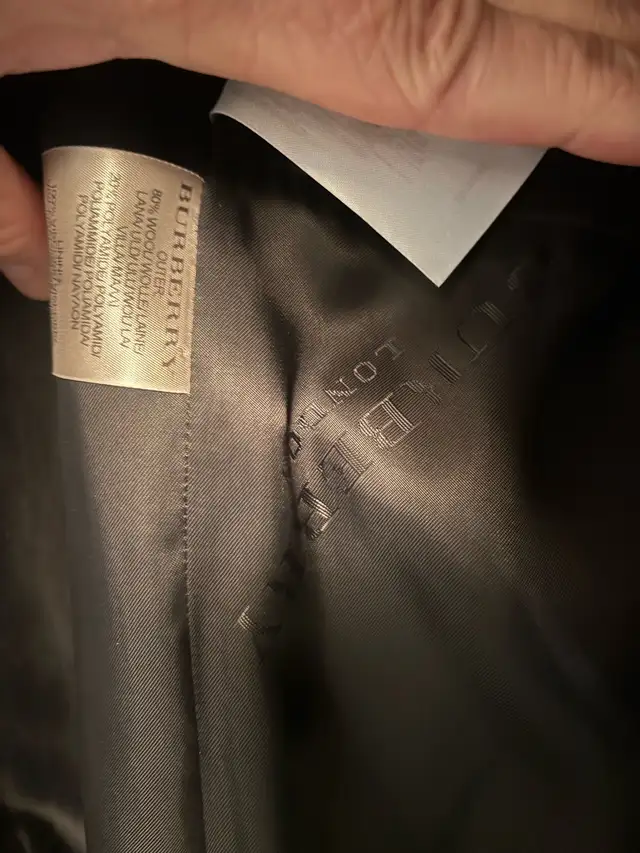 Like New Men’s Burberry Wool Winter Coat XXL in Men's in City of Toronto - Image 6