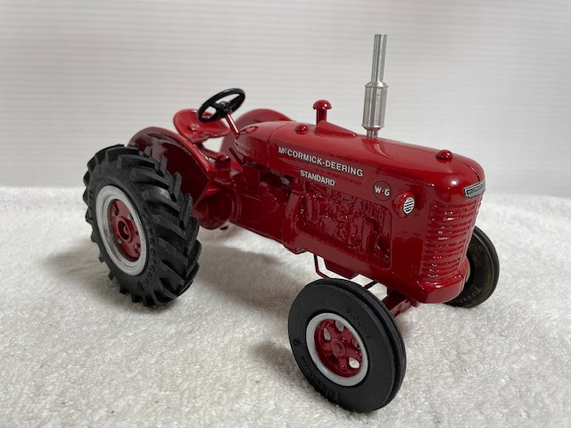 *RARE* McCORMICK-DEERING W-6 Farm Toy Tractor in Toys & Games in Regina - Image 3
