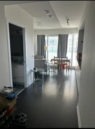 Bright Furnished Room for Rent Near Eglinton Station – $1,300/Month A bright, spacious, and fully fu...