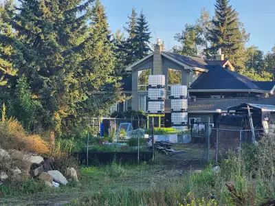 Acreage Room for Rent – Sherwood Park $950/month + $700 deposit. Enjoy quiet acreage living just out...
