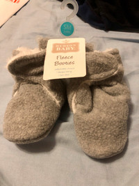 *new* Hudson Baby Fleece Booties Muffs Slippers 0-6M